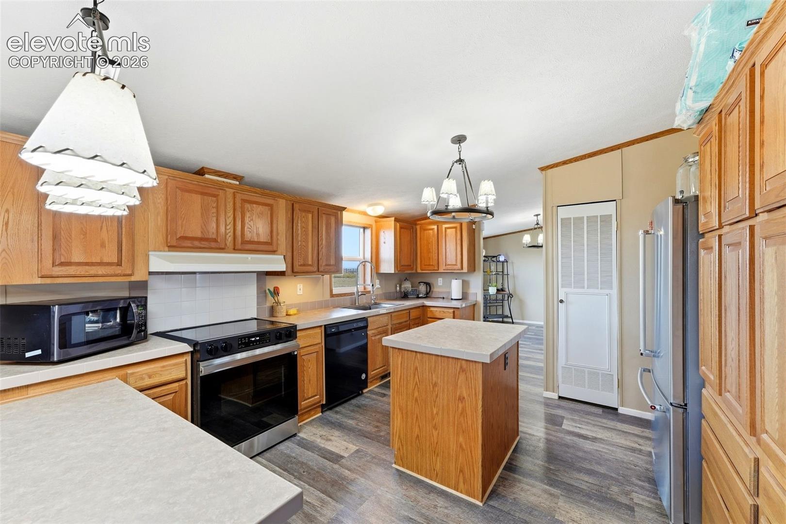 Listing photo 7 for 10635 Via Vaquaro Point