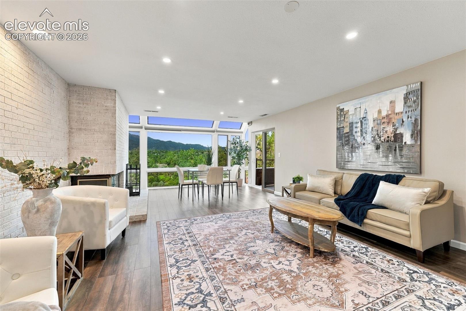Listing photo 10 for 41 W Boulder Street