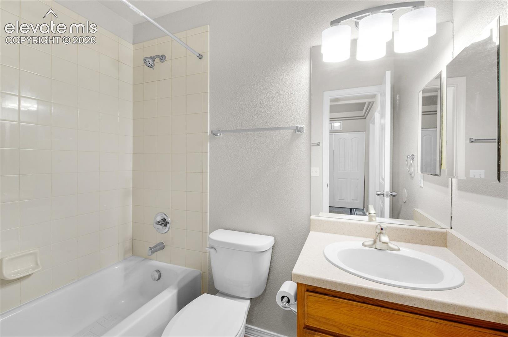 Listing photo 35 for 1034 Fountain Mesa Drive