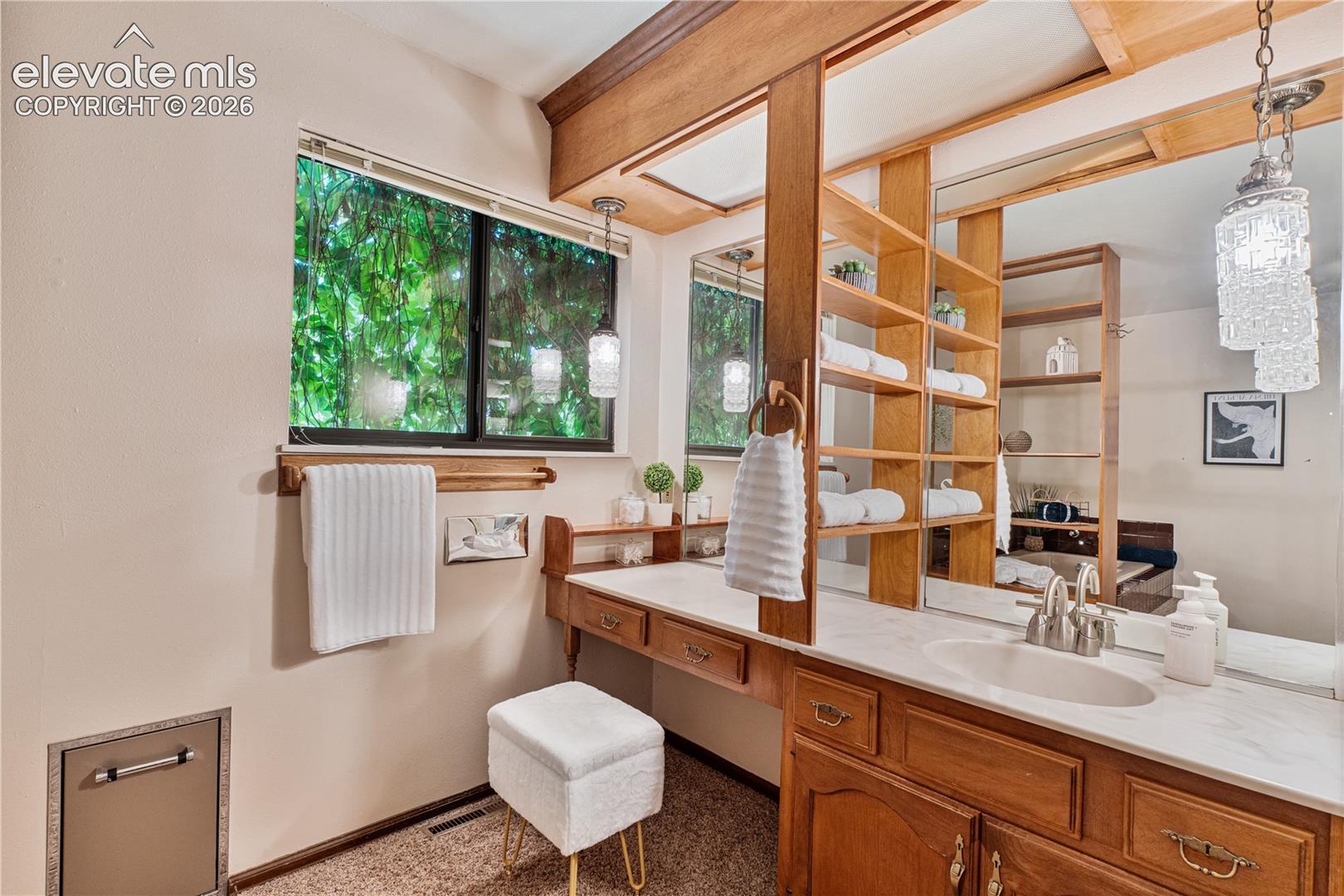 Listing photo 15 for 222 Clio Avenue
