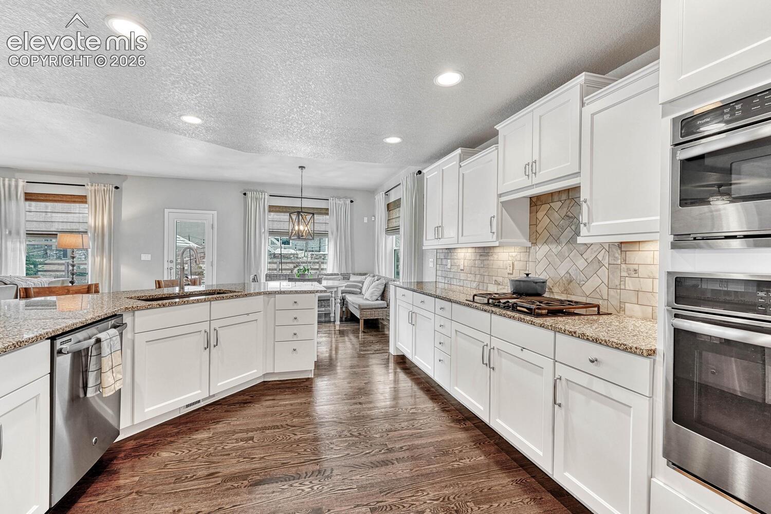 Listing photo 12 for 9190 Kathi Creek Drive