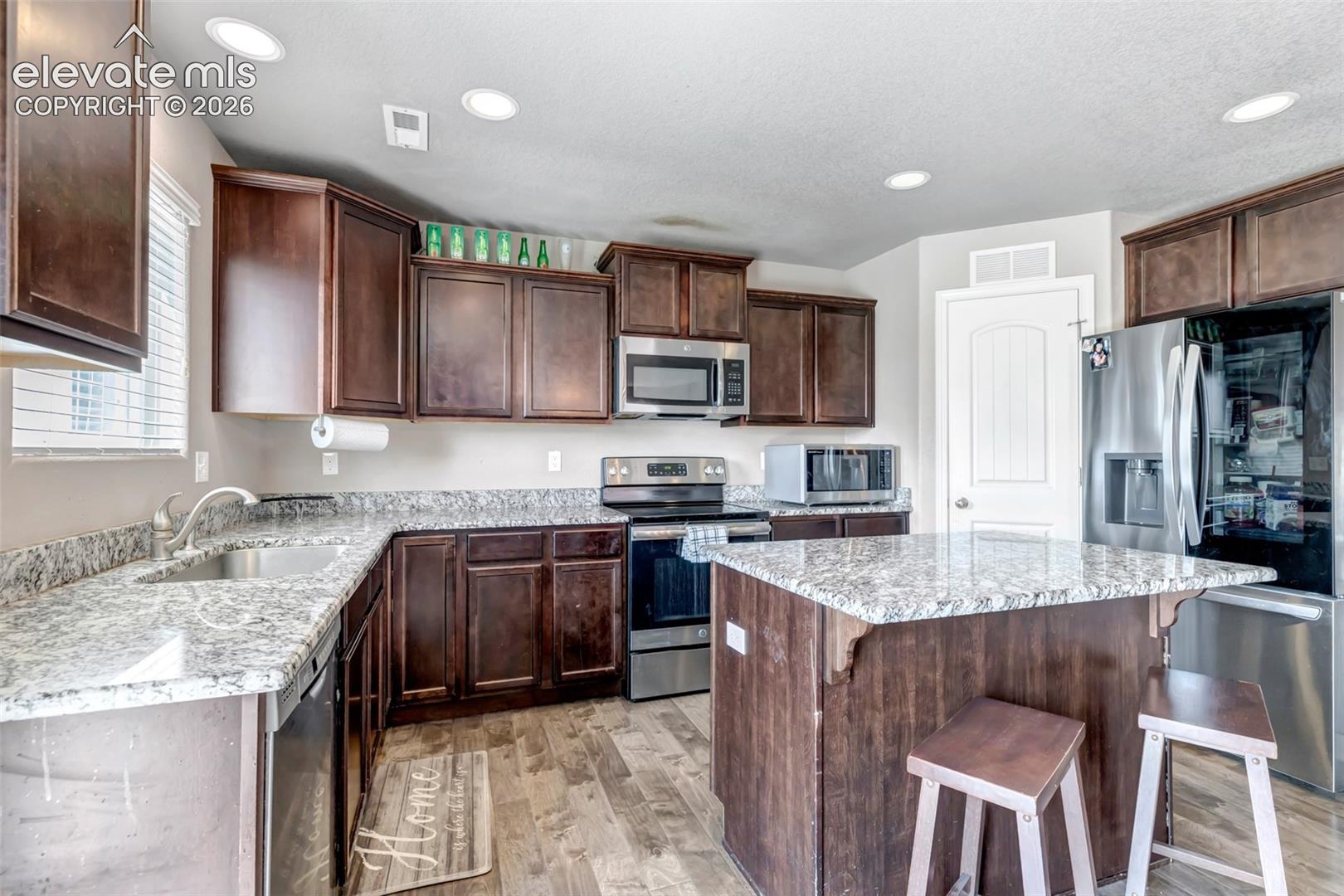 Listing photo 27 for 7548 Benecia Drive