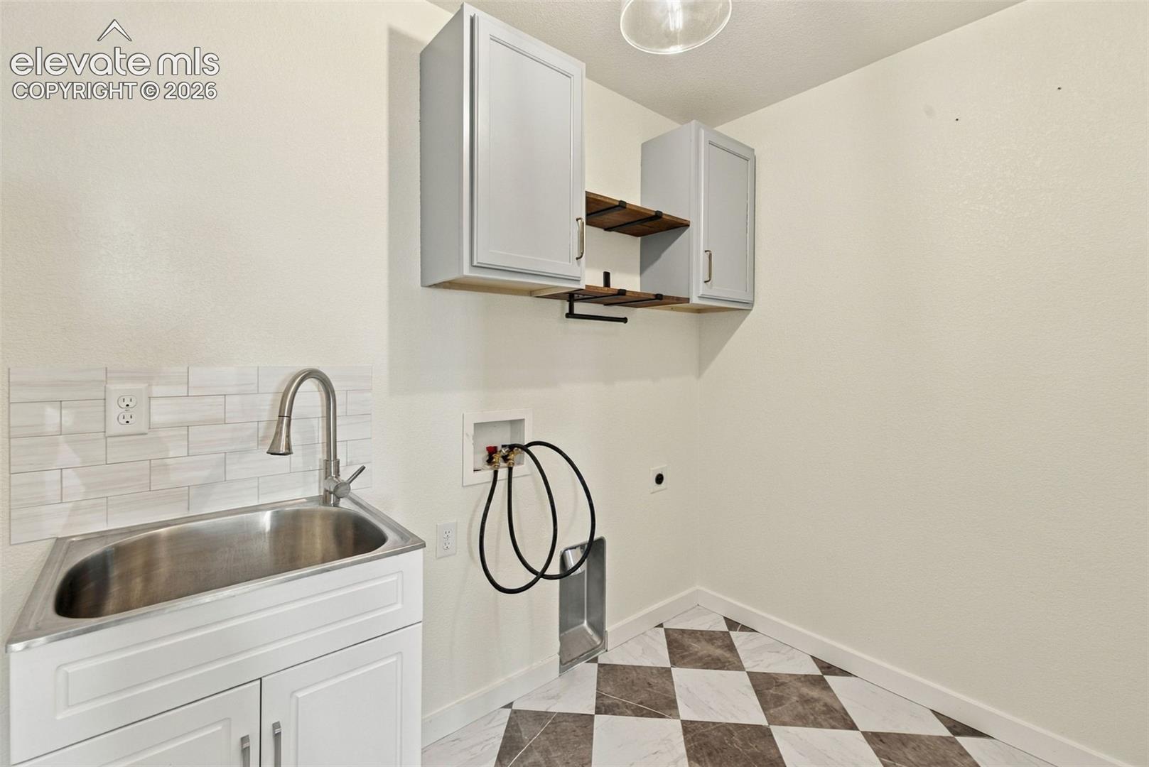 Listing photo 20 for 6798 Sandyford Lane