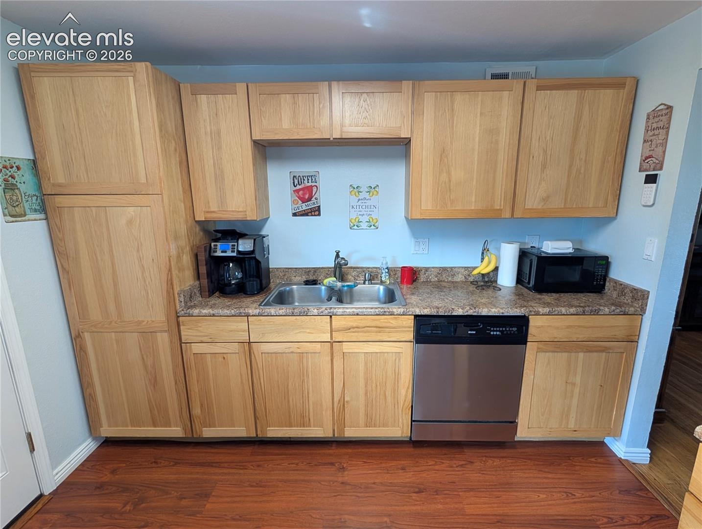 2025 Ontario Drive, photo 3