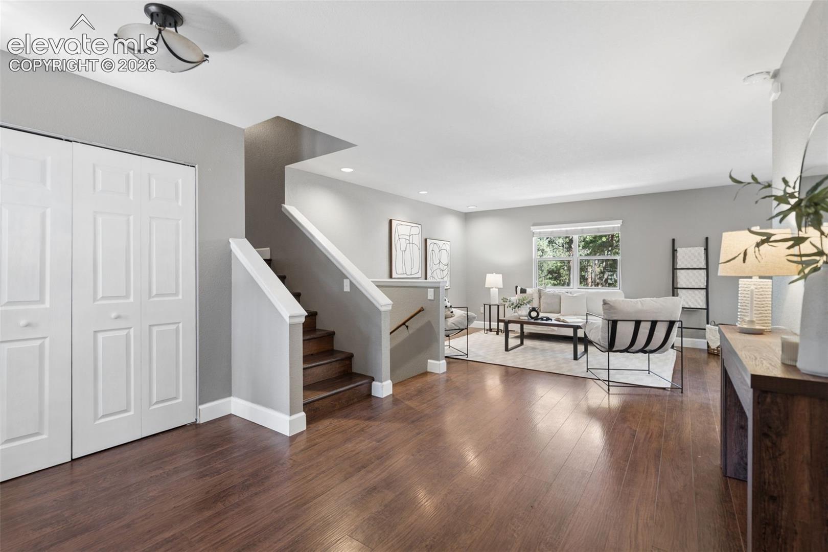 Listing photo 4 for 17950 New London Road