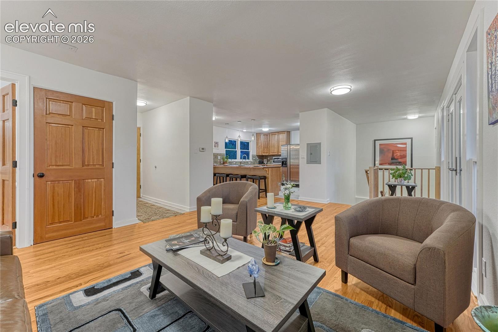 Listing photo 6 for 1221 E Madison Street