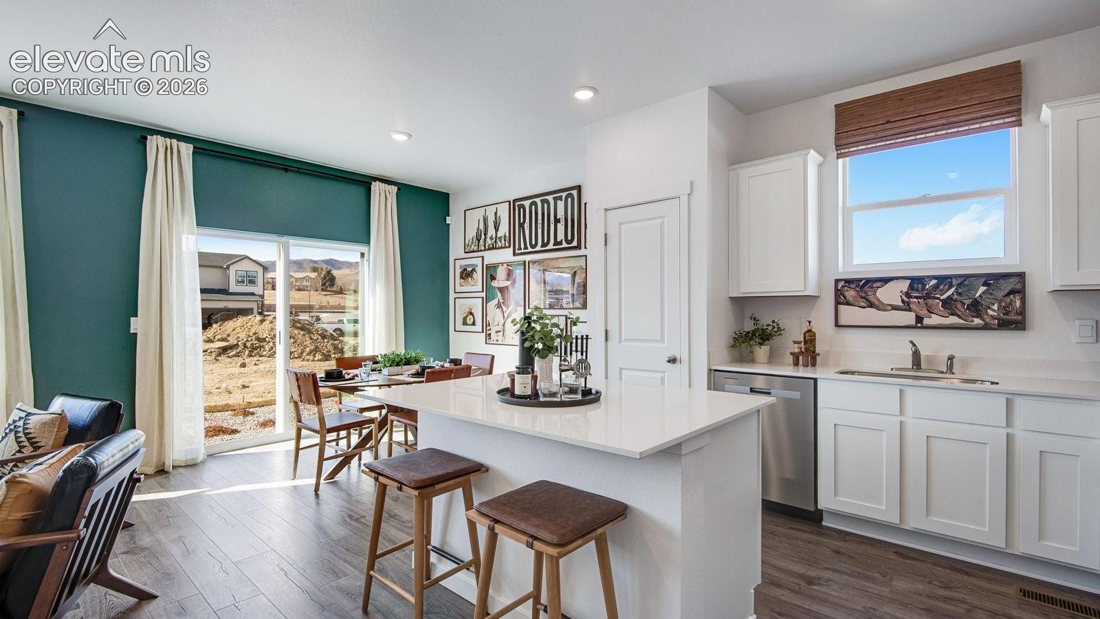 Listing photo 2 for 3645 Glenna Place
