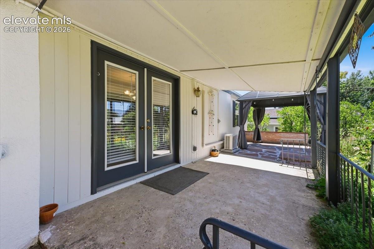 912 Sheridan Avenue, photo 9