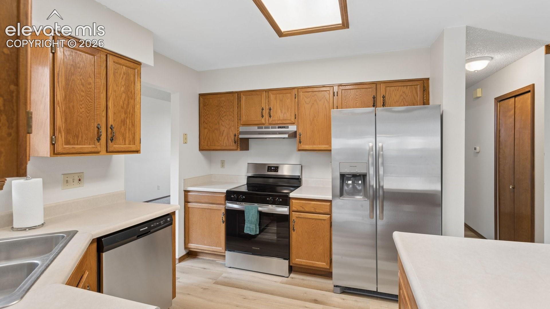Listing photo 7 for 8335 Ilex Drive