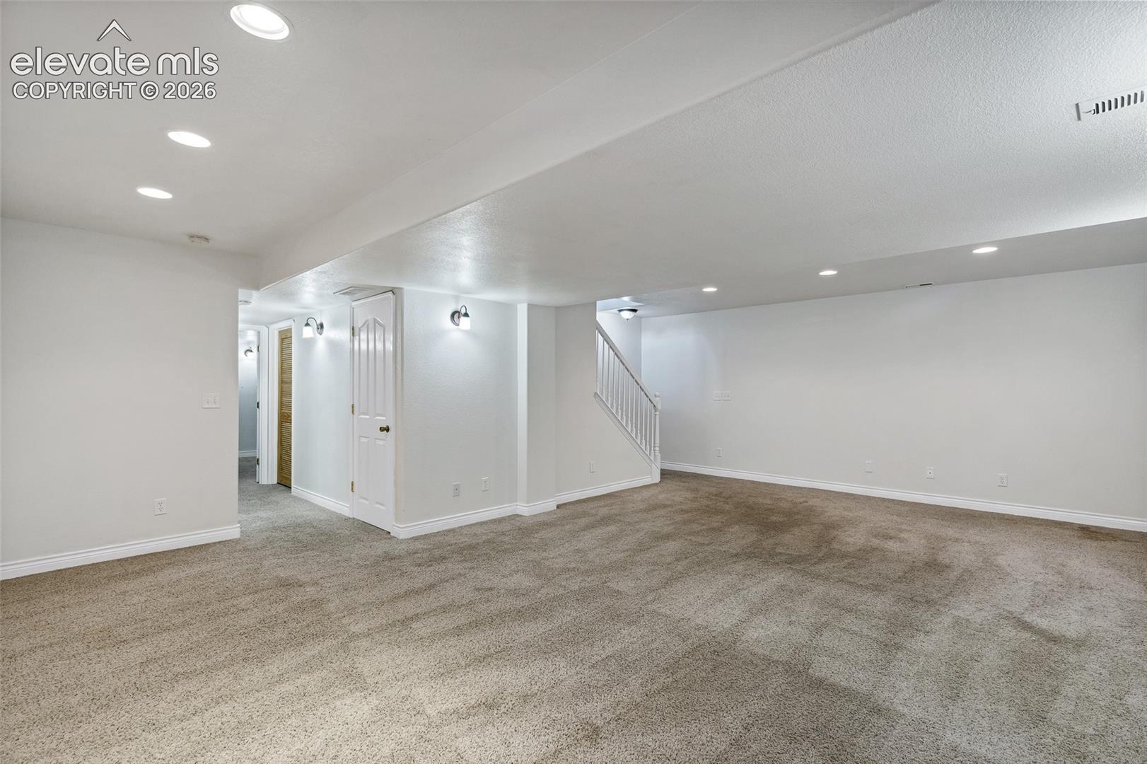 Listing photo 19 for 831 Merrimack River Way
