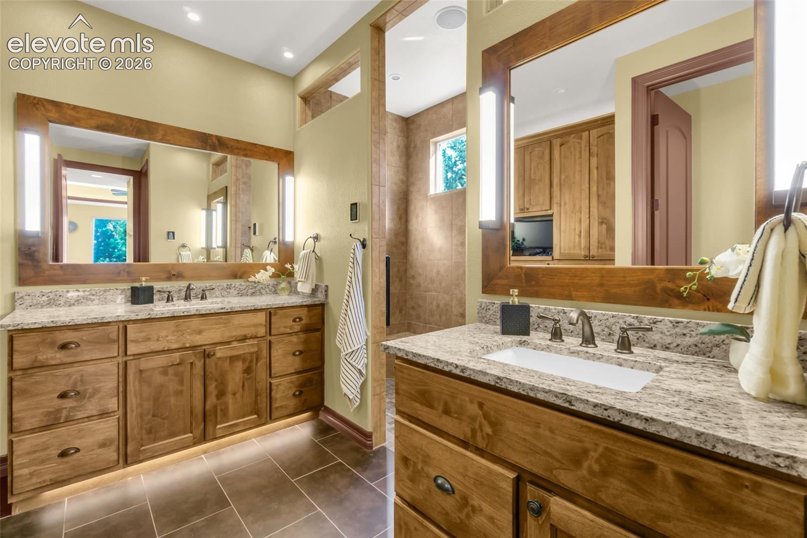 Listing photo 35 for 5671 Campina Way
