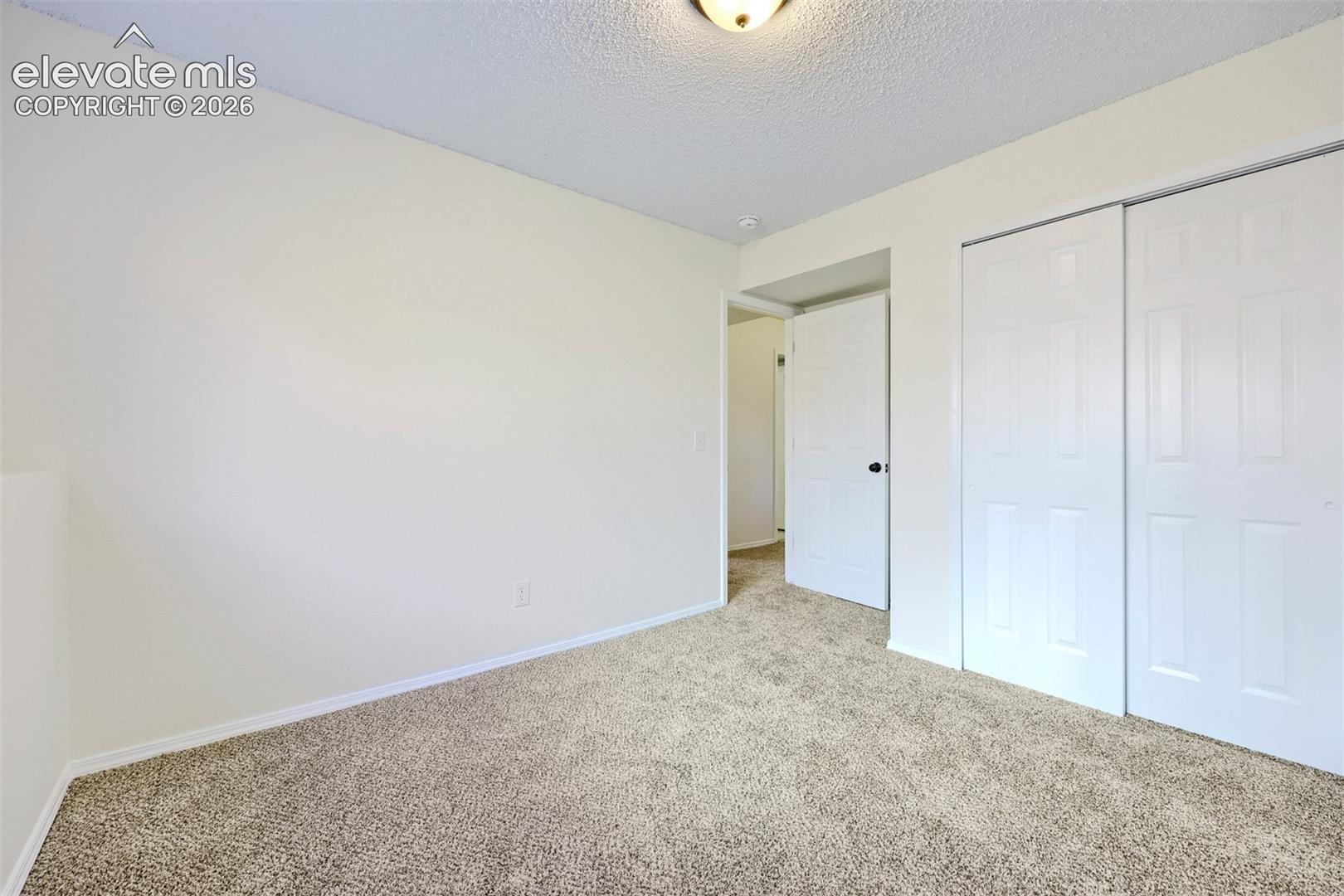 Listing photo 26 for 858 Marshall Drive