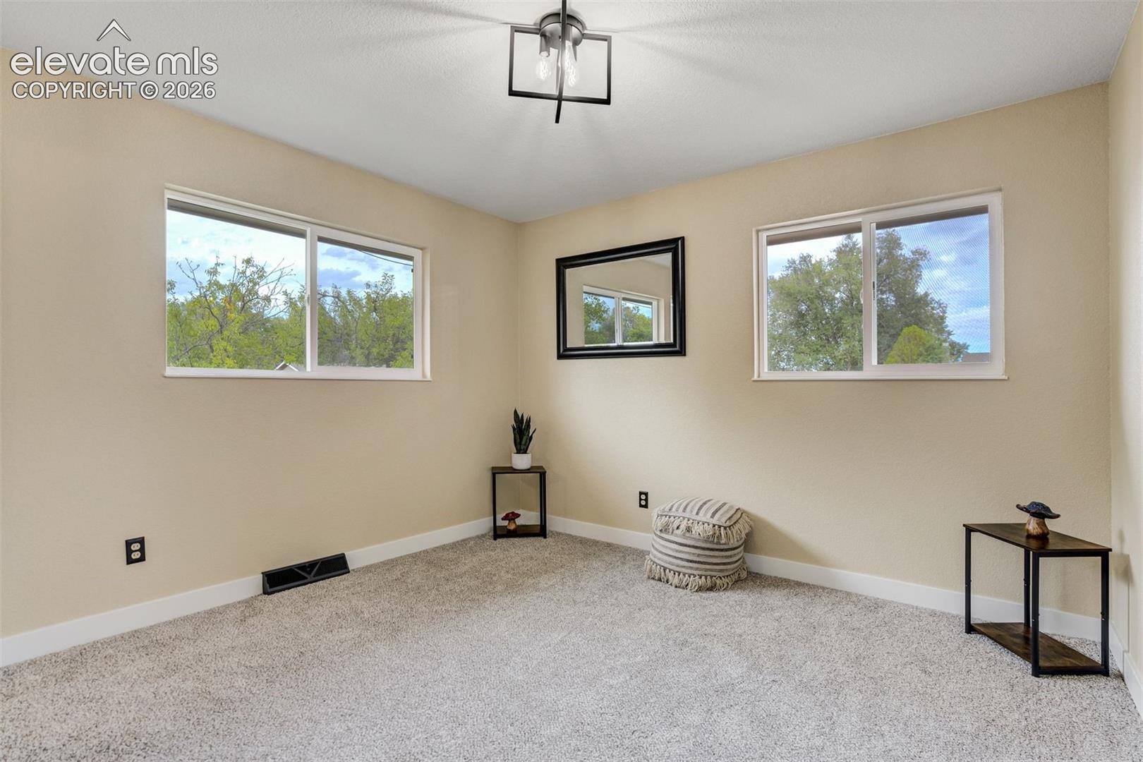 Listing photo 19 for 1730 Auburn Drive