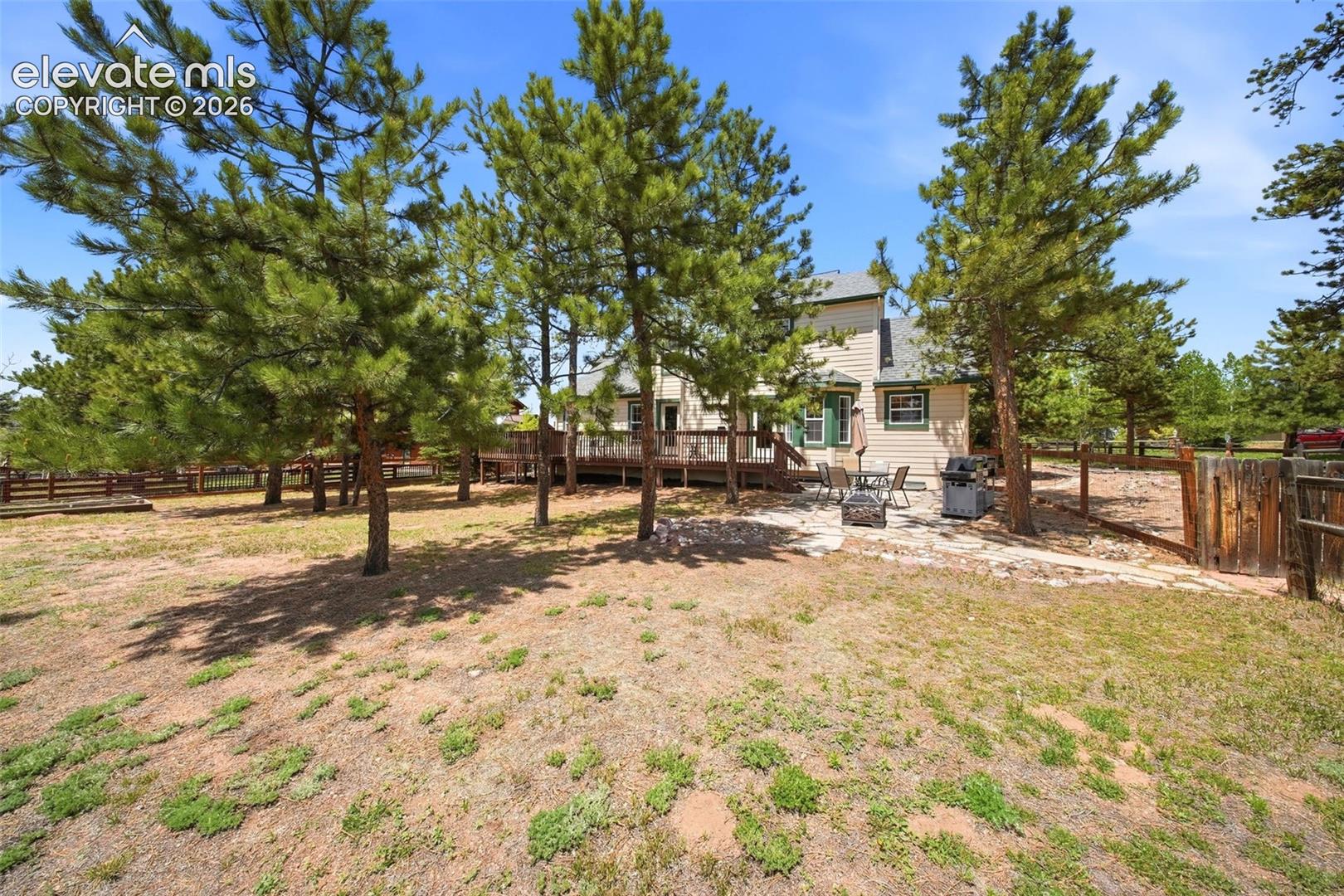 Listing photo 37 for 2221 Valley View Drive