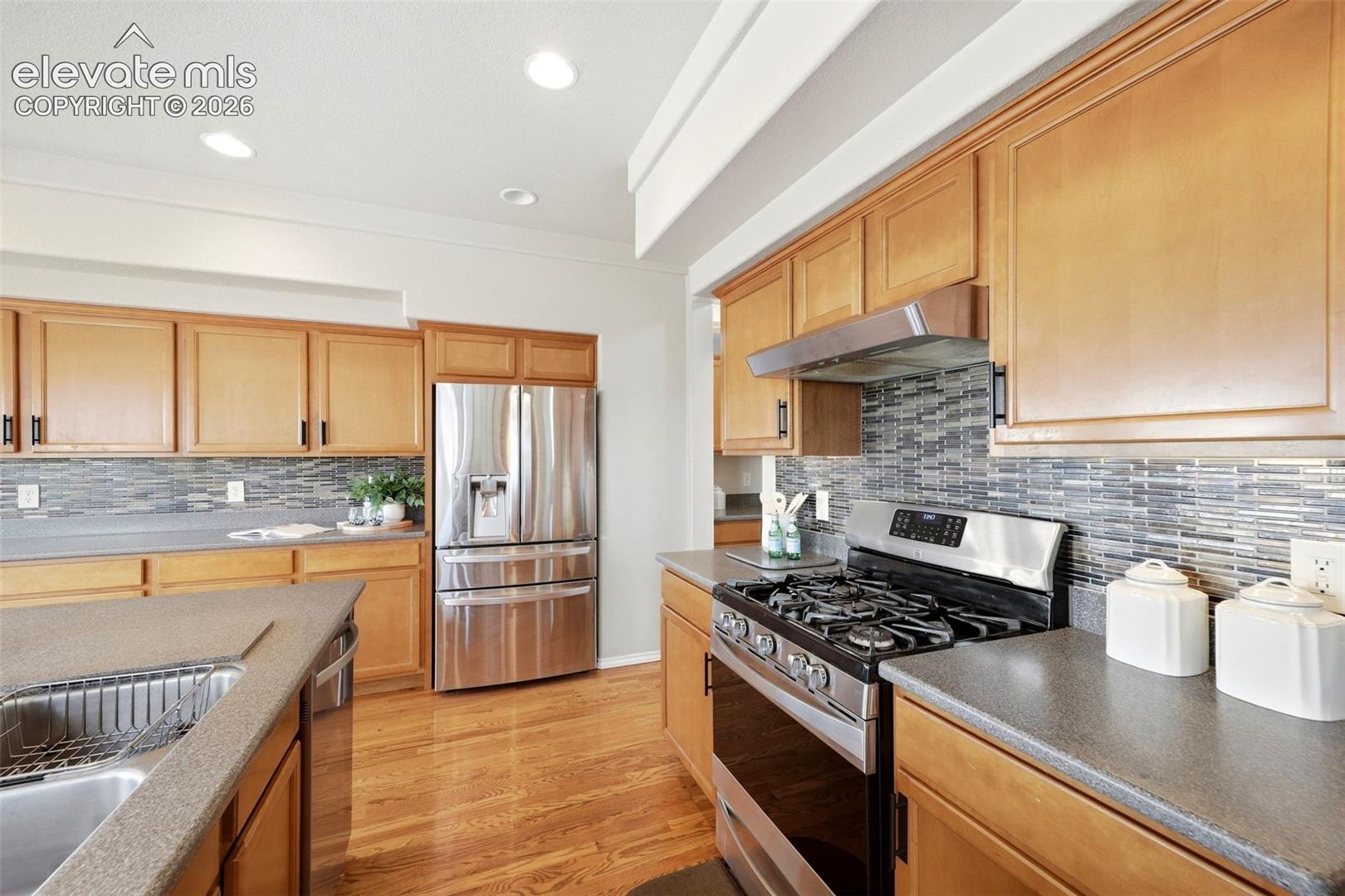 Listing photo 9 for 9895 Kings Canyon Drive