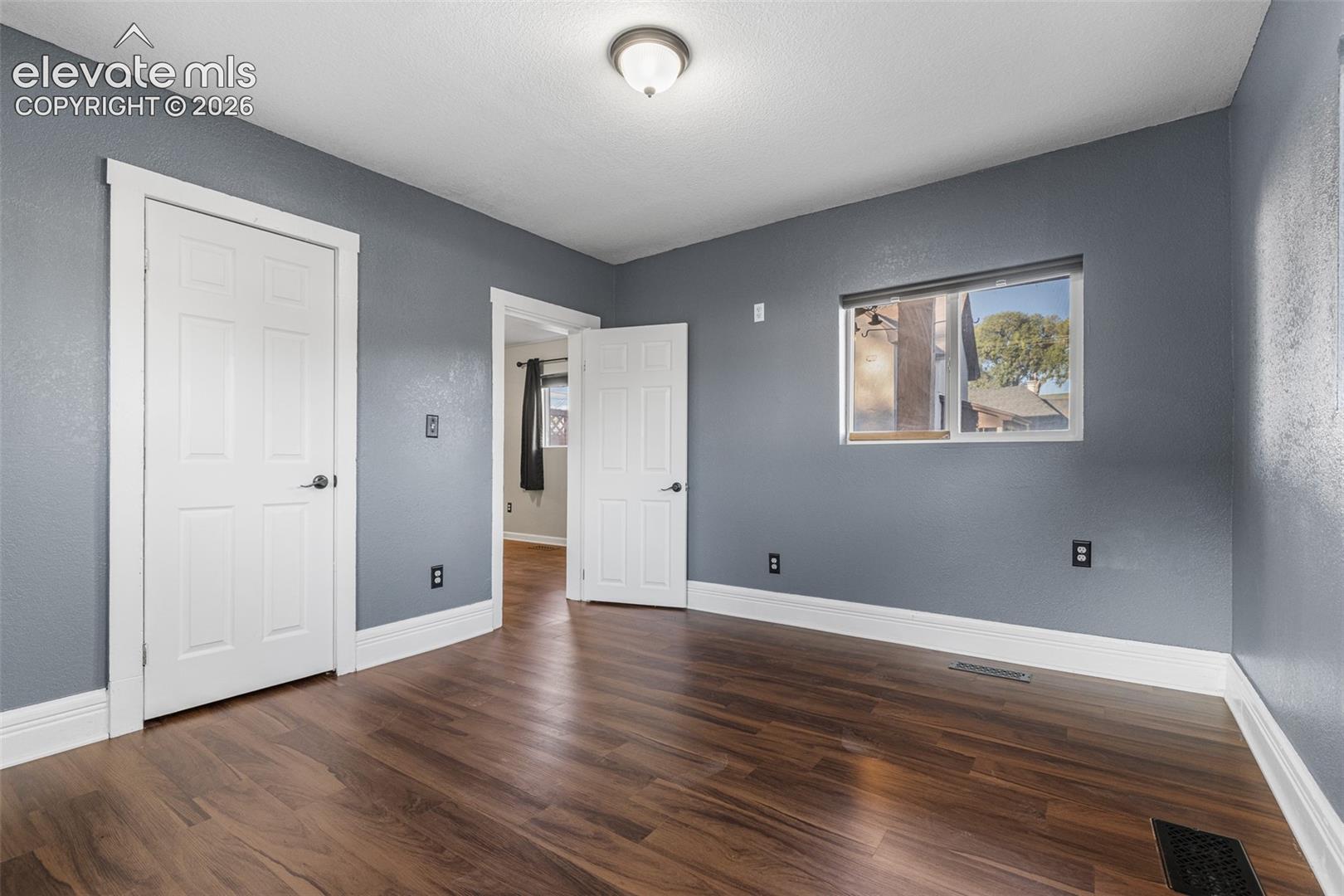 Listing photo 13 for 1118 Arroyo Avenue