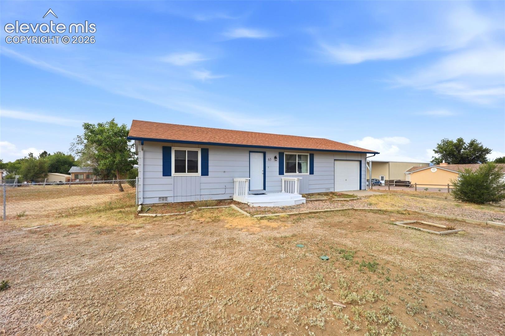 Listing photo 3 for 65 Diamond E Road