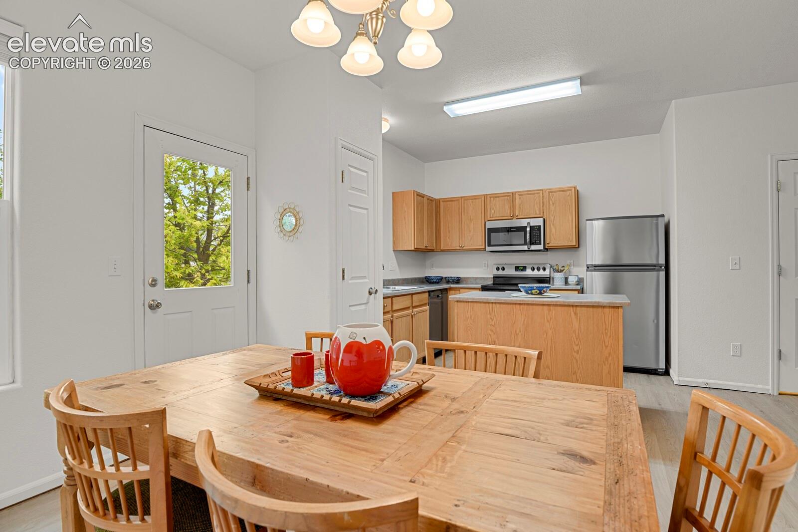 Listing photo 20 for 7770 Sandy Springs Point