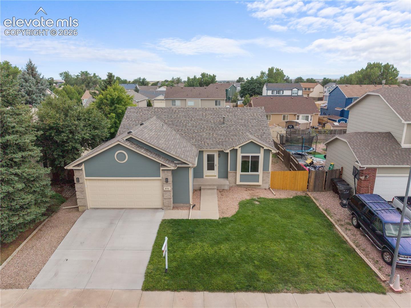 Listing photo 4 for 890 N Candlestar Loop