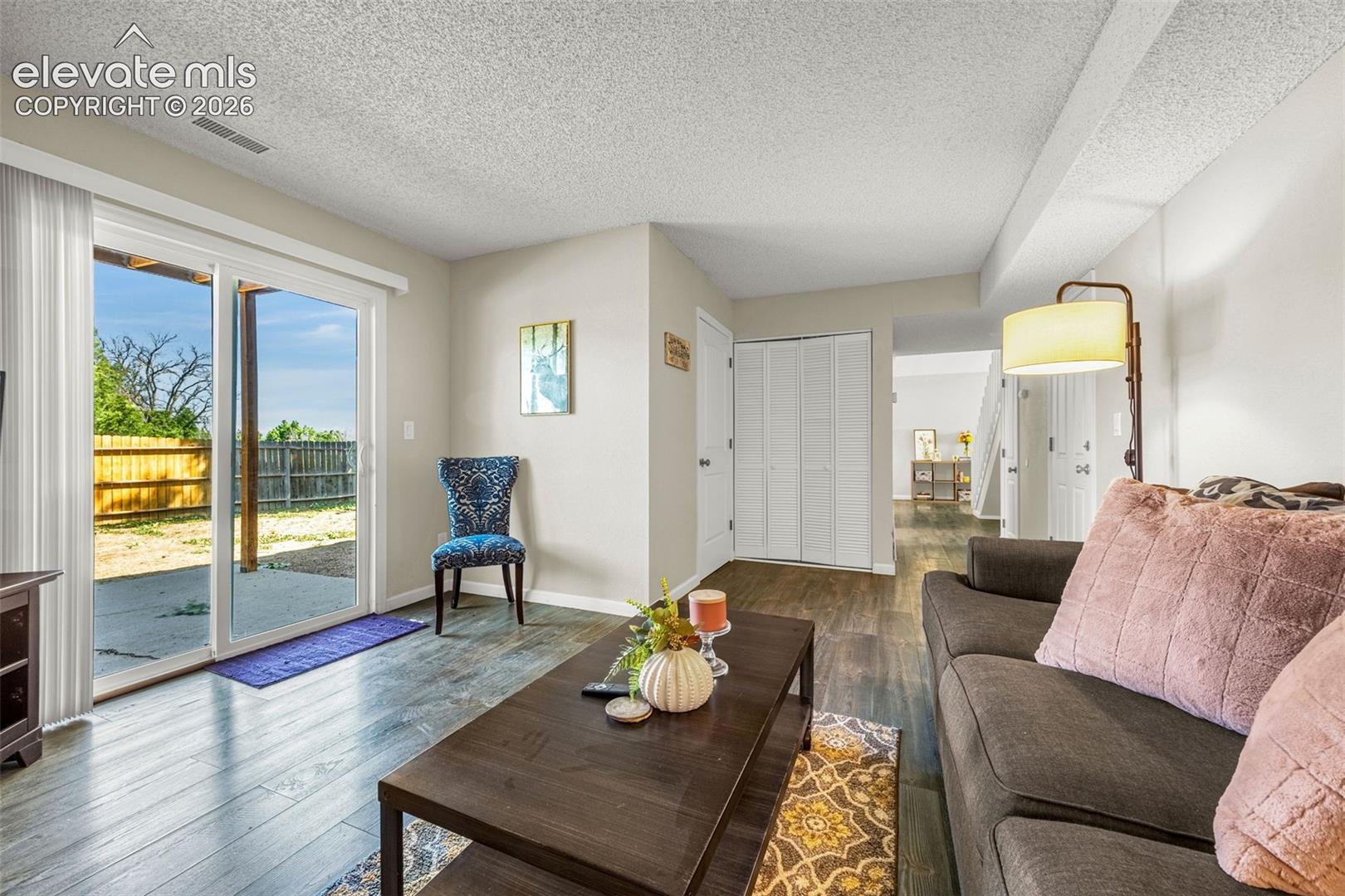 Listing photo 13 for 982 Candlestar Loop