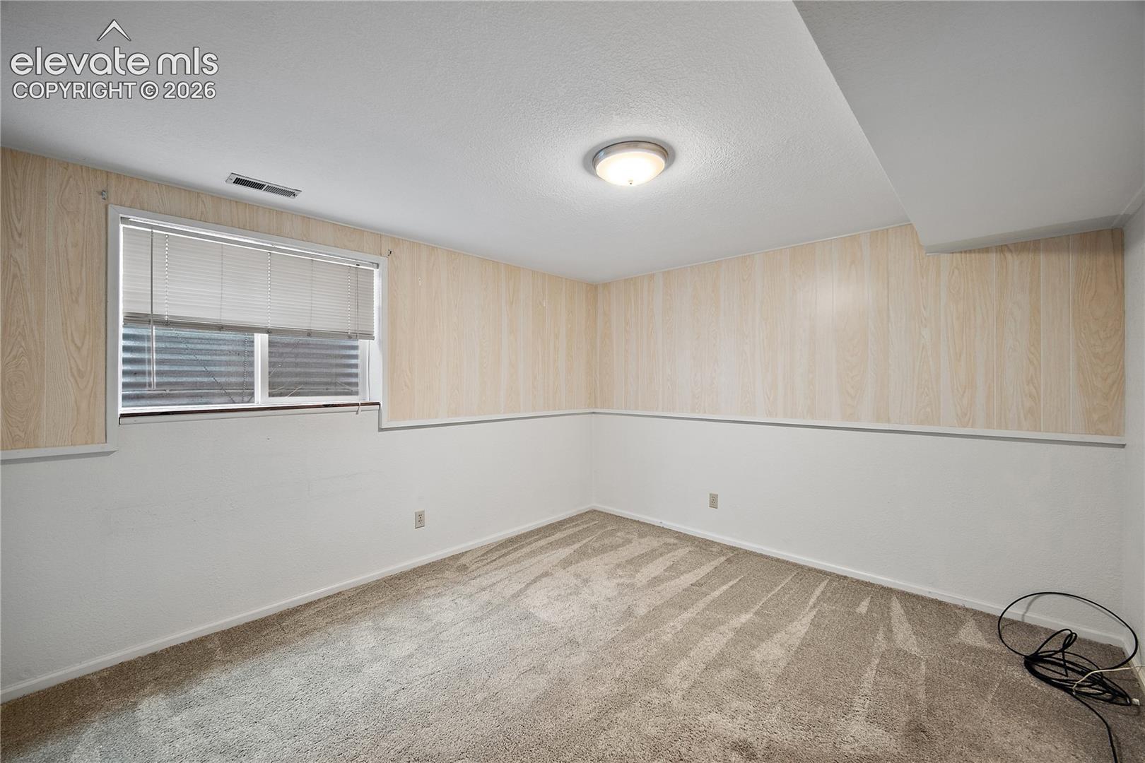 Listing photo 17 for 2998 Westcliff Circle