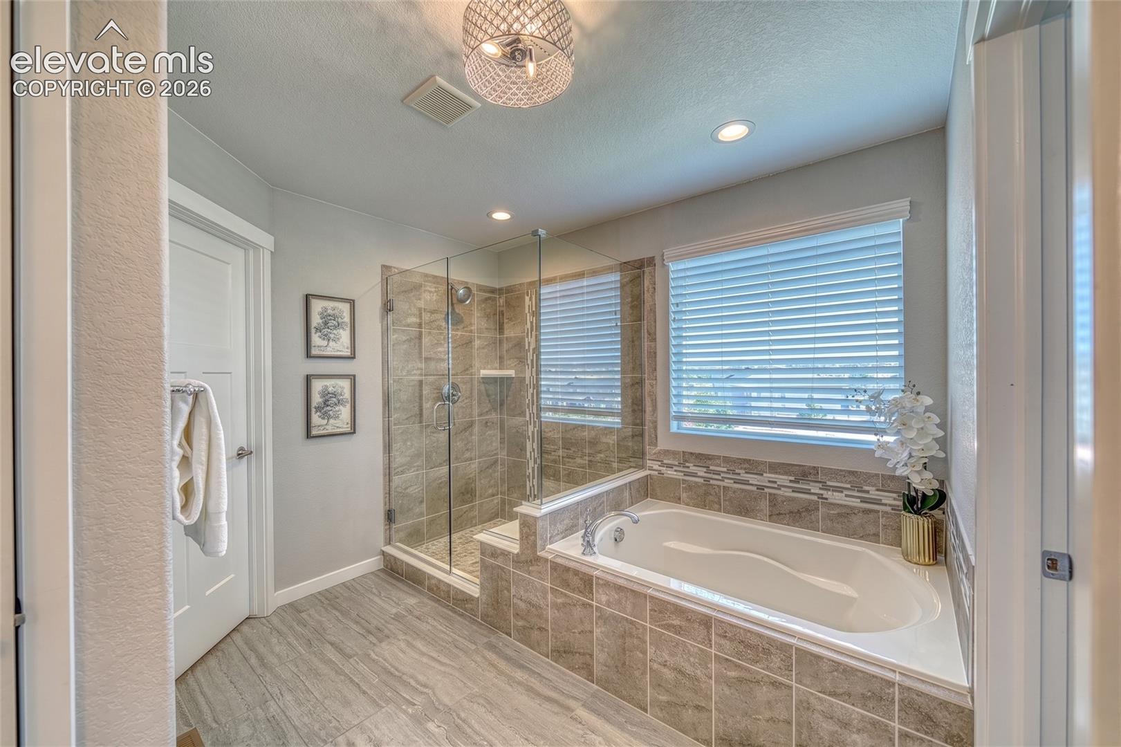 Listing photo 30 for 15691 Lake Mist Drive