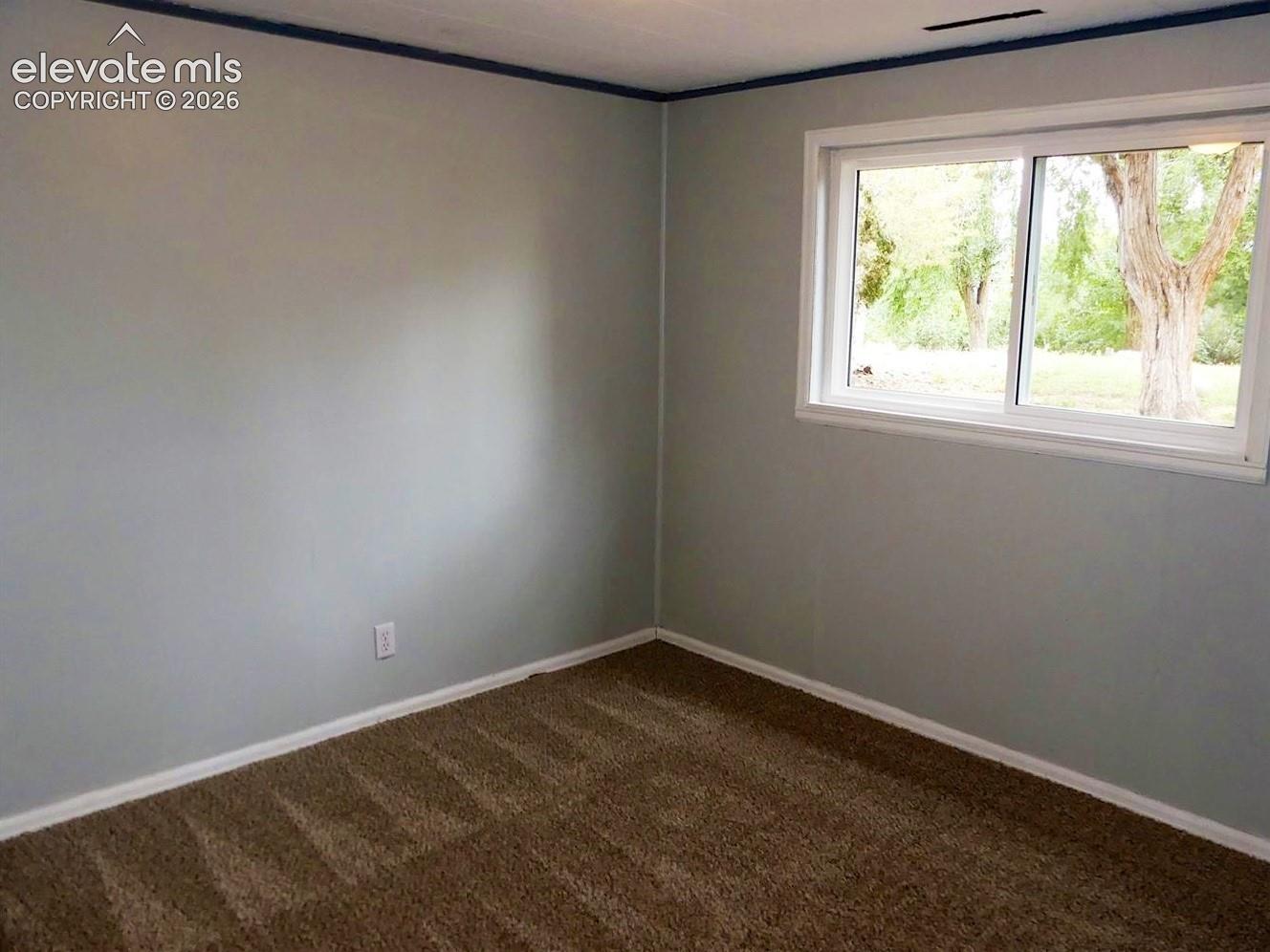 Listing photo 26 for 1104 Yosemite Drive