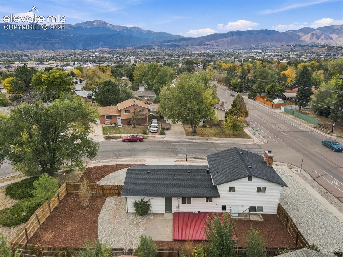 Listing photo 35 for 1070 Applewood Drive