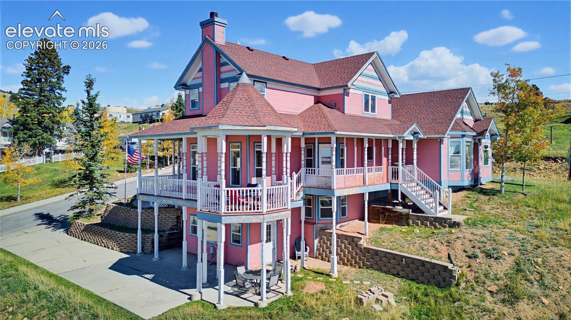 Listing photo 2 for 222 E Placer Street