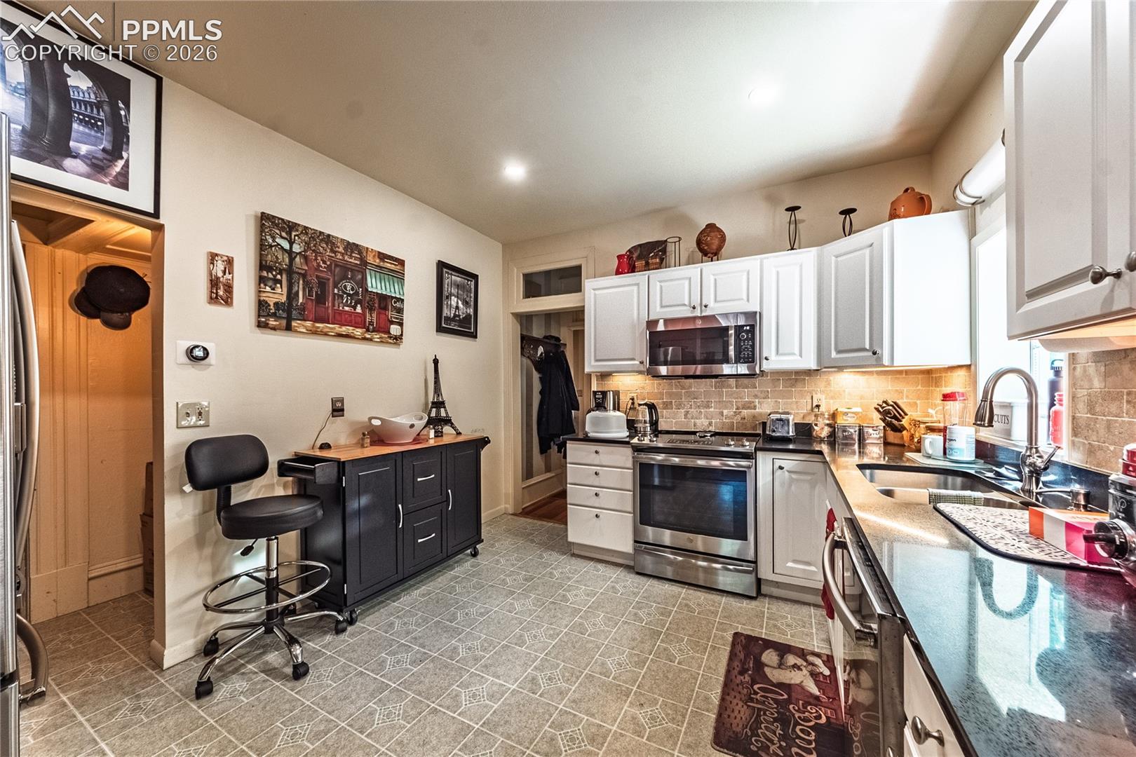 422 Dale Street, photo 14