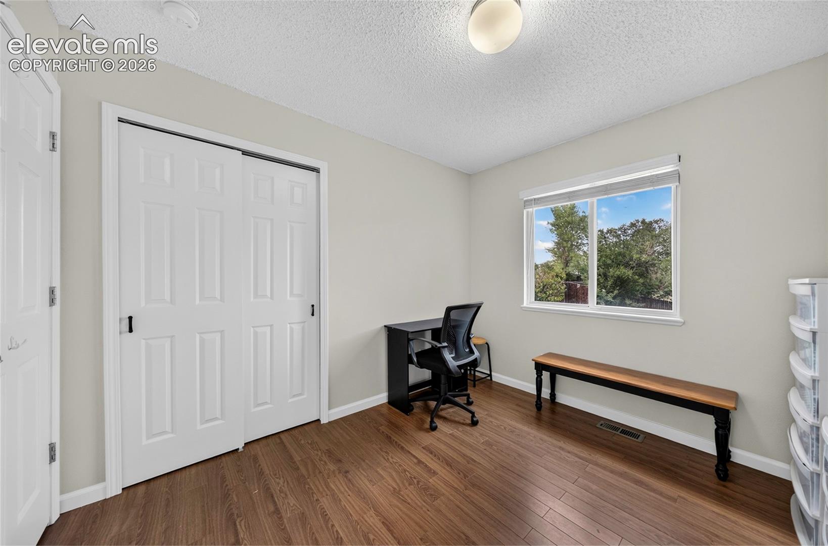 Listing photo 19 for 924 White Stone Way