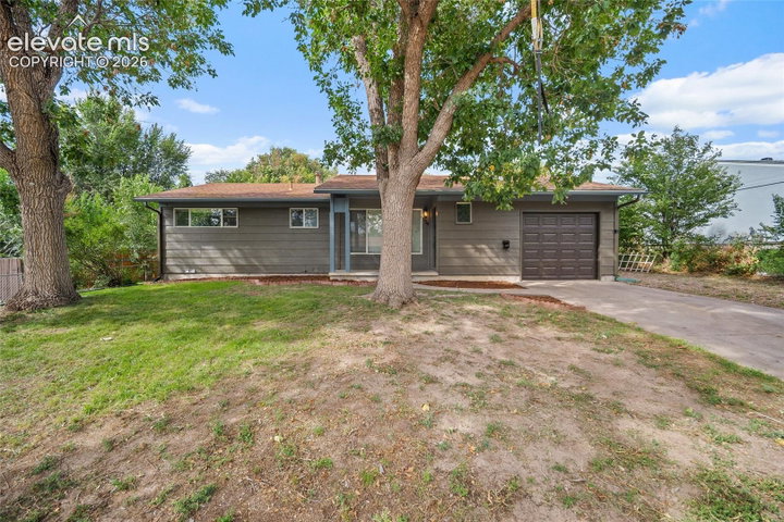 524 Acoma Drive — listing photo