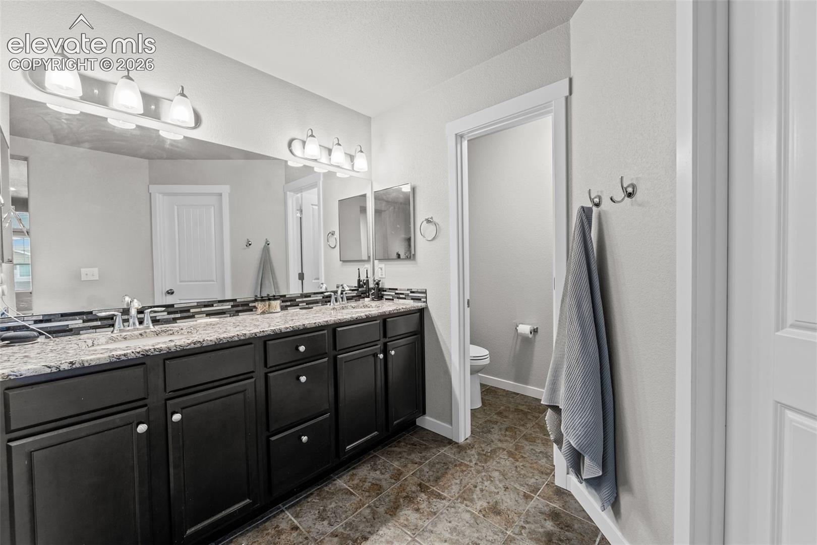 Listing photo 27 for 7447 Peachleaf Drive