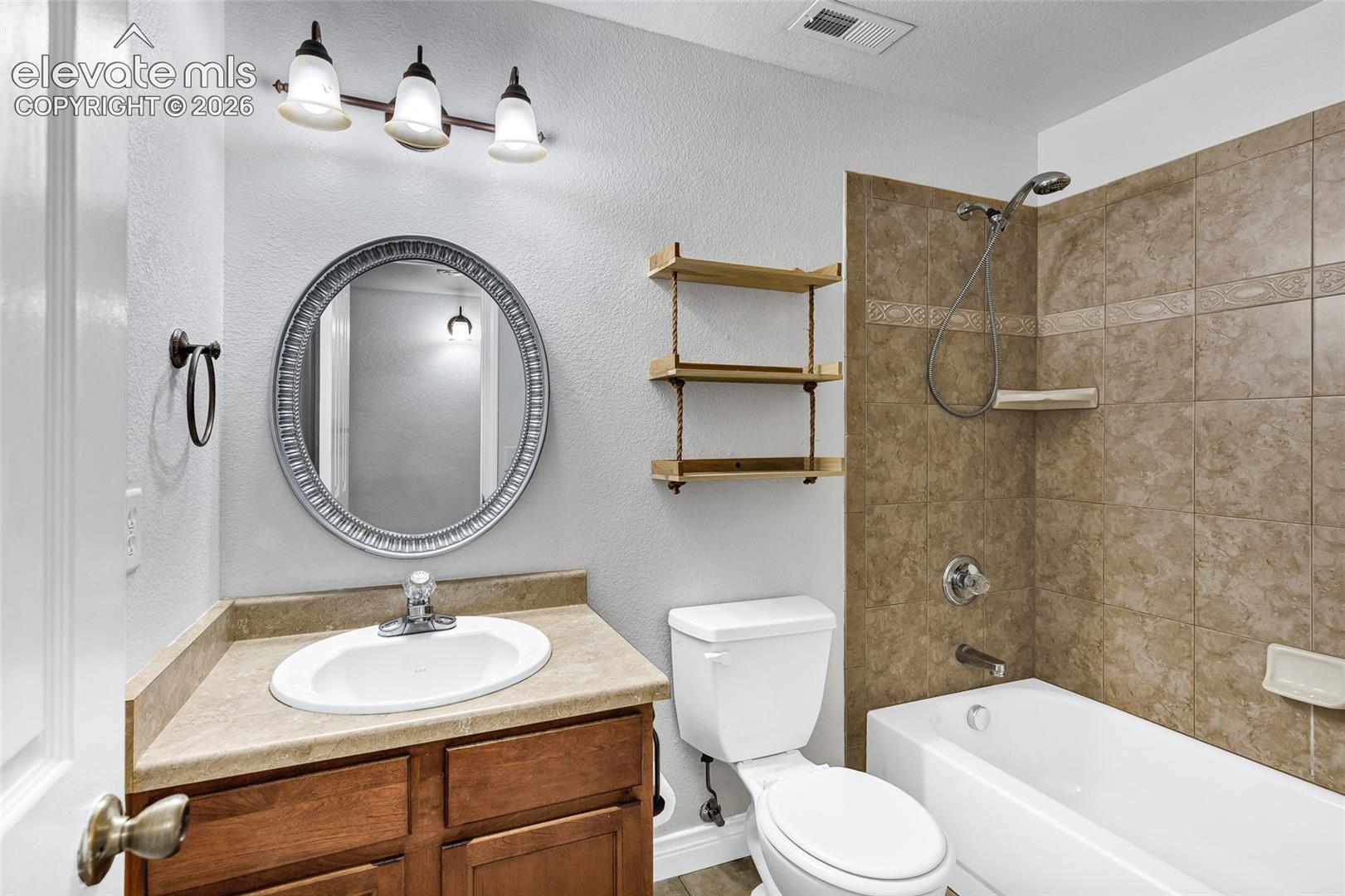 Listing photo 21 for 831 Merrimack River Way