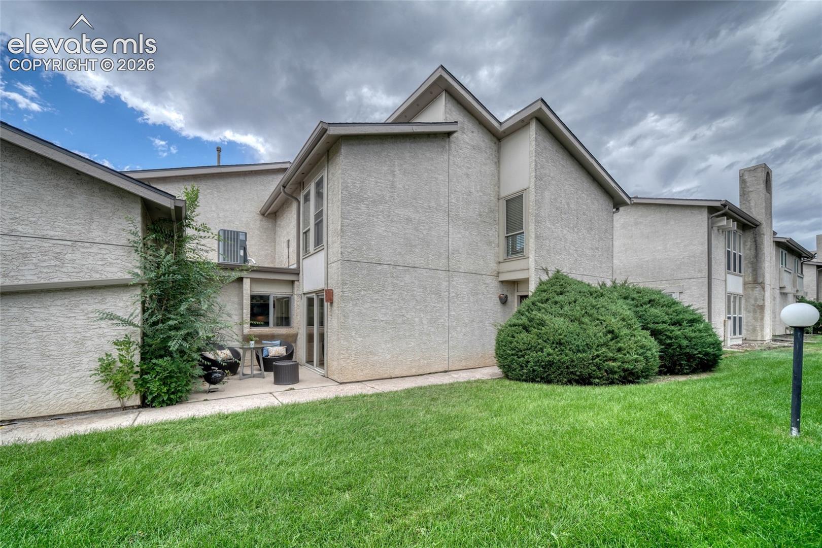 Listing photo 2 for 3330 Templeton Gap Road 31