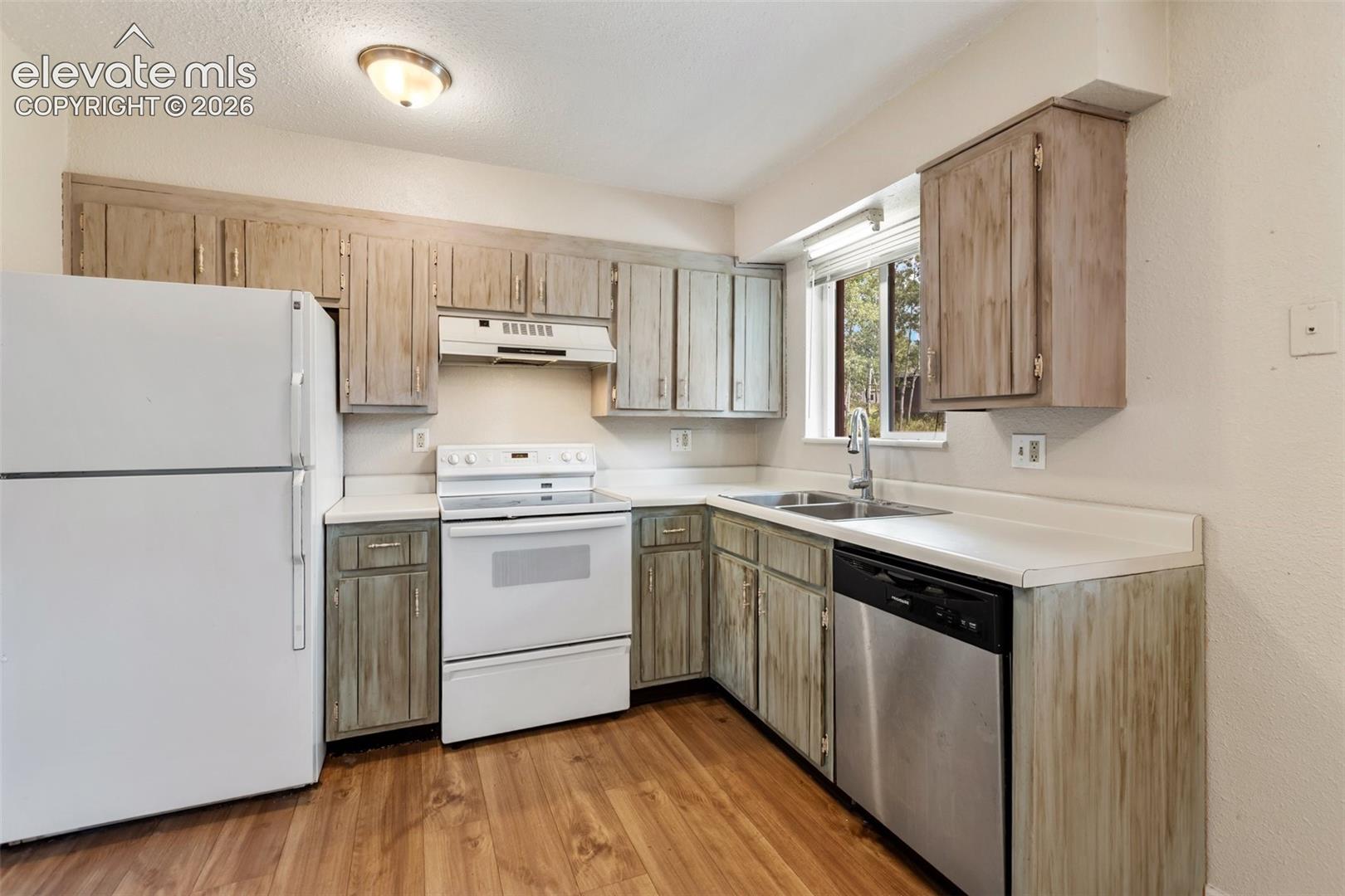 1035 Park View Road, photo 9