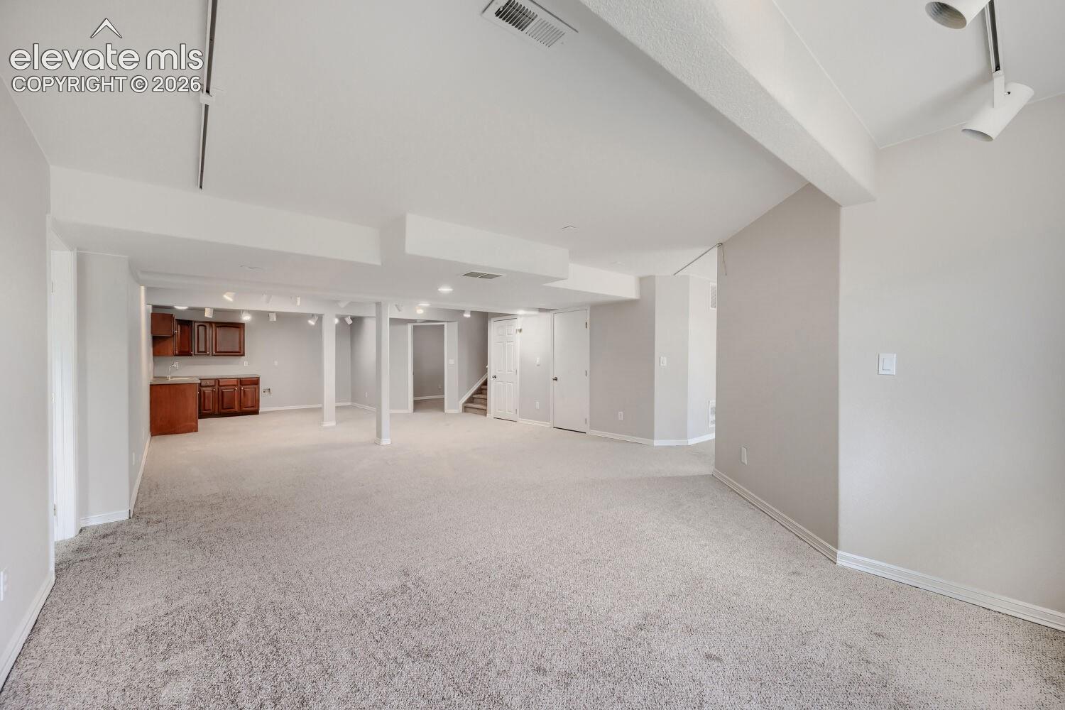 Listing photo 15 for 7620 Chancellor Drive