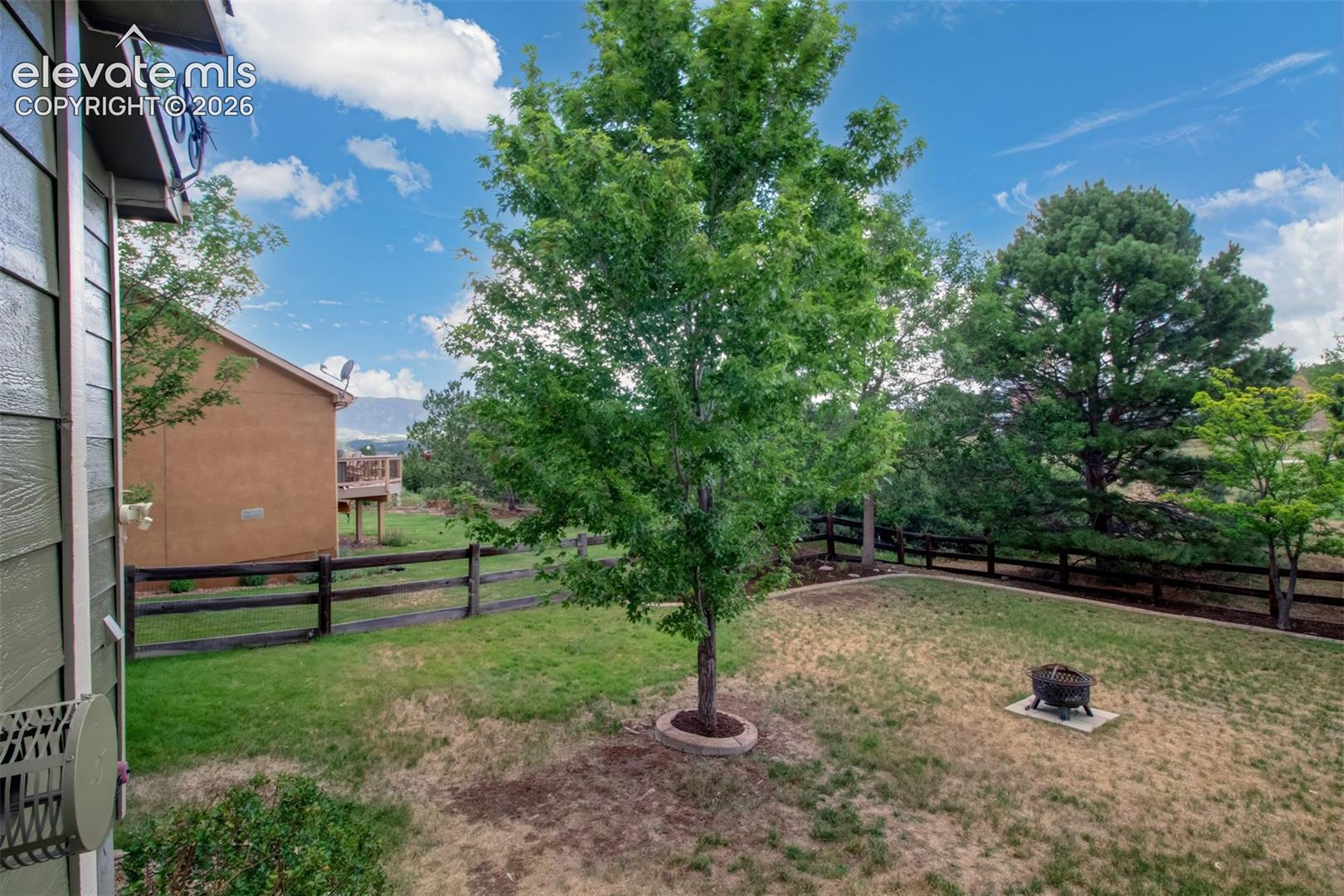 Listing photo 45 for 1136 Lawn Lake Trail