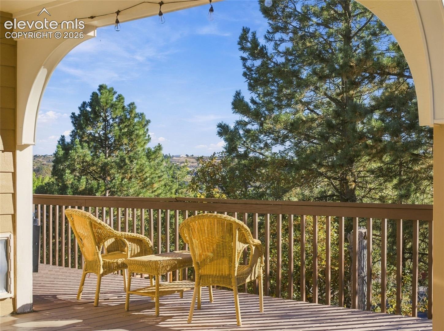 Listing photo 10 for 395 Dawson Court