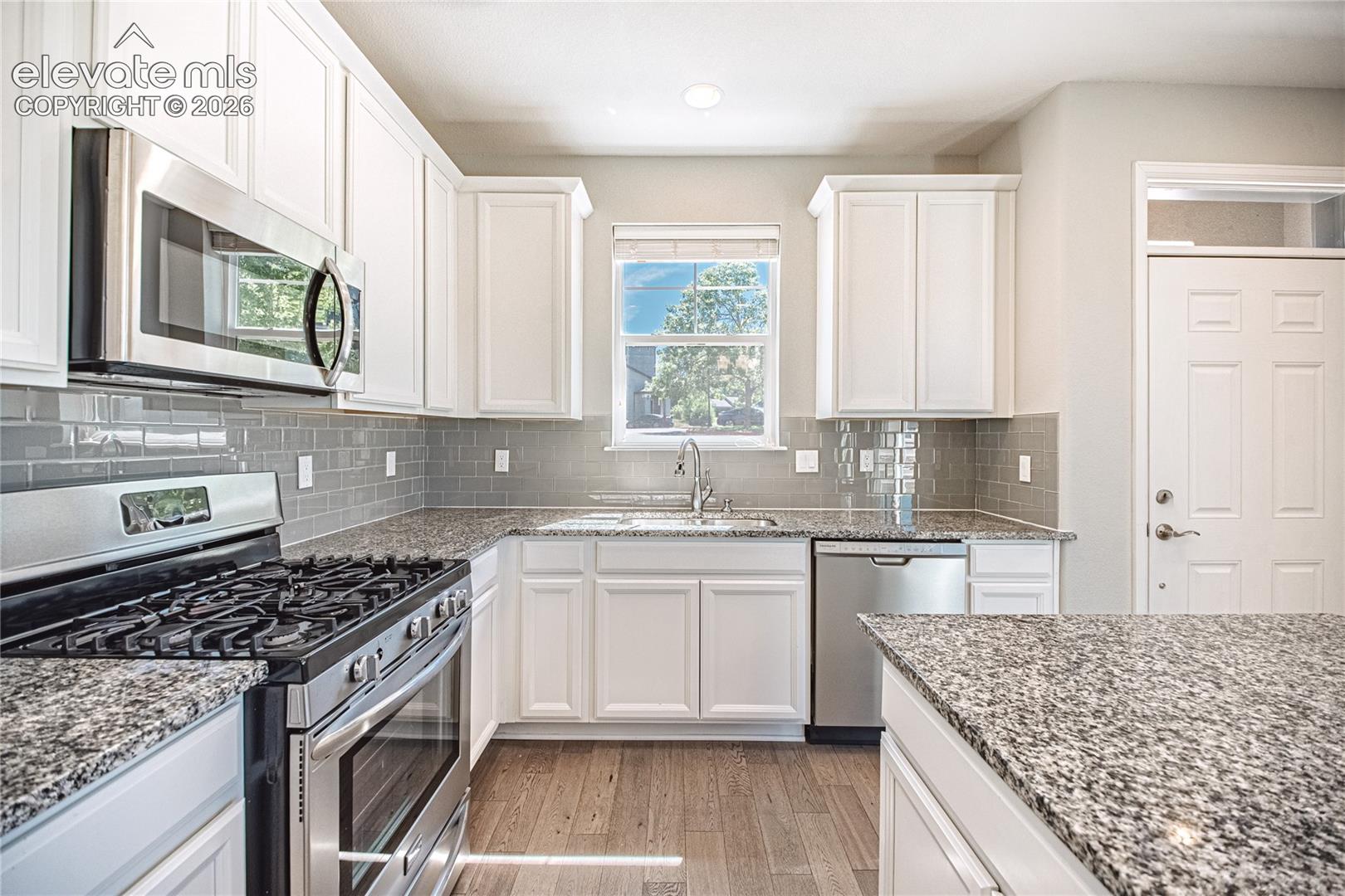 Listing photo 10 for 1306 Promontory Bluff View