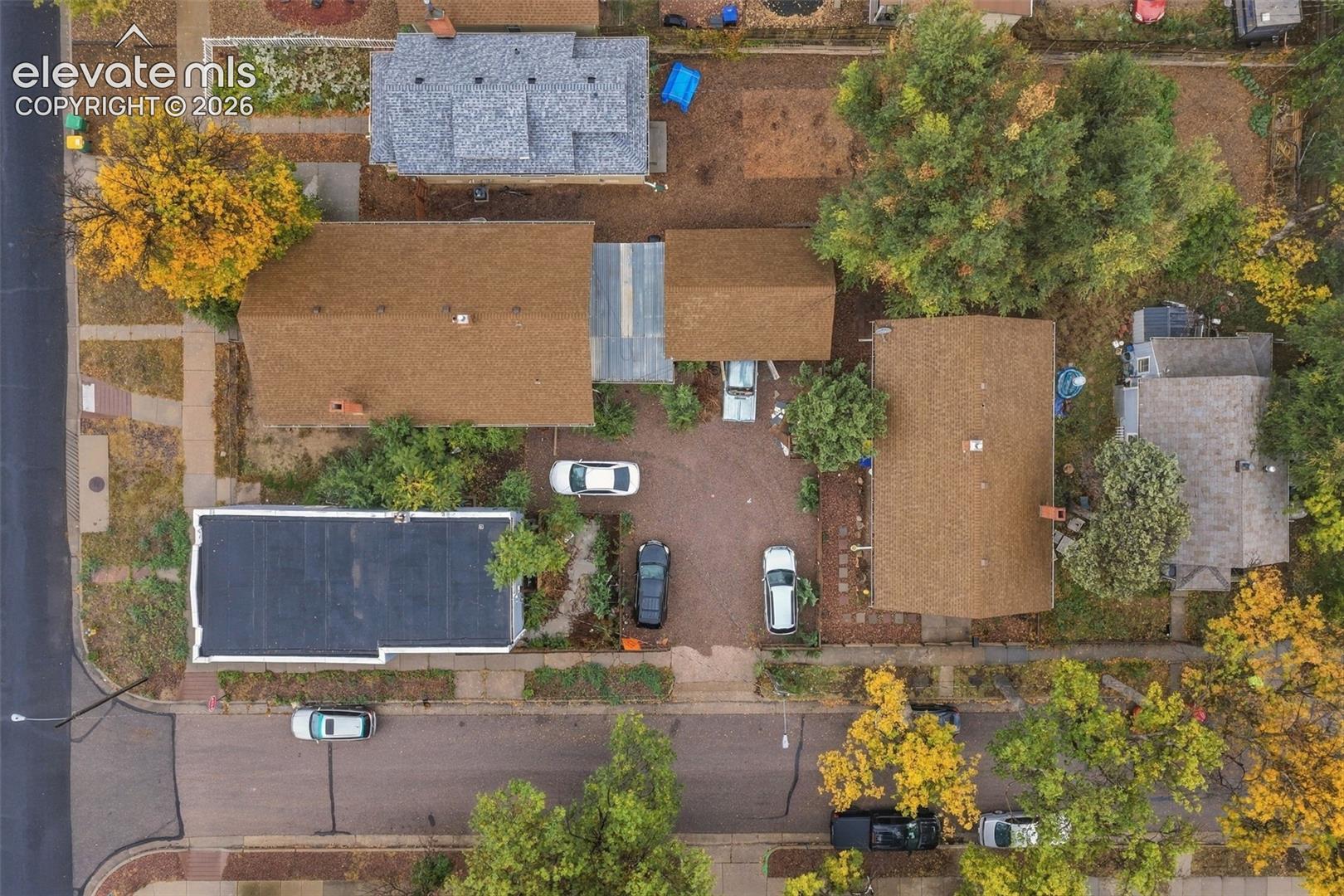 Listing photo 4 for 412 E St Vrain Street