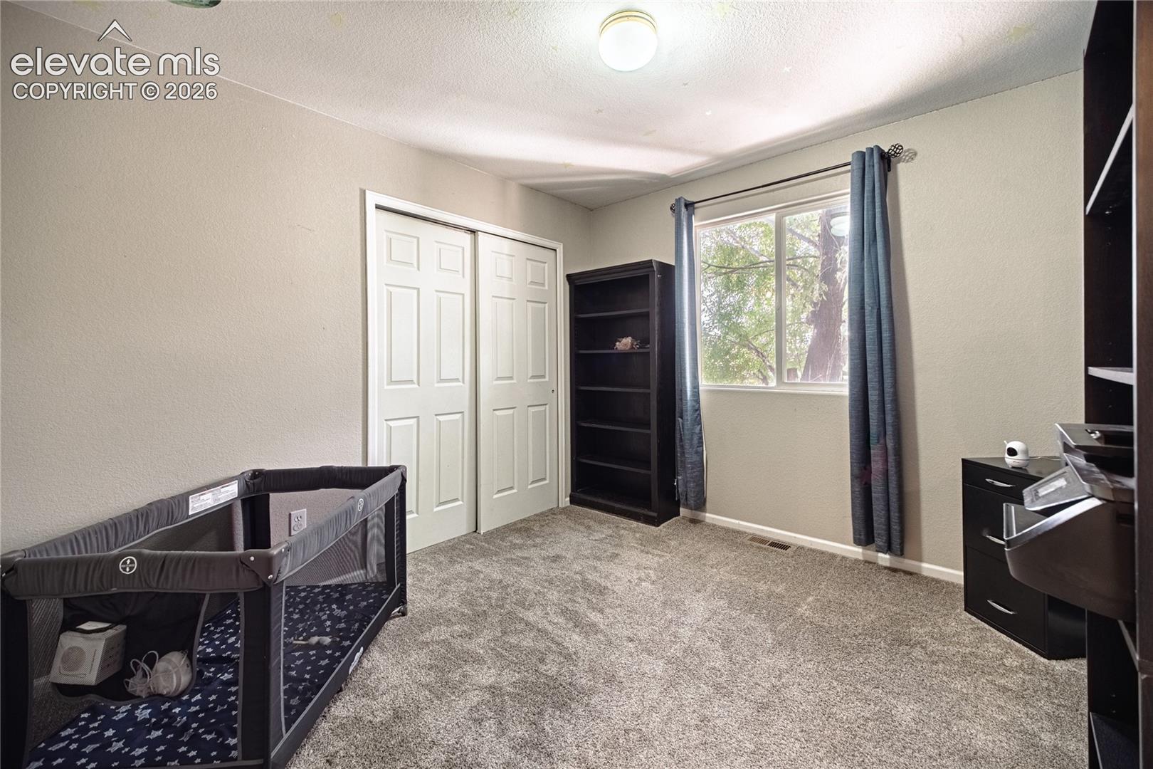 Listing photo 13 for 1395 Legend Oak Drive