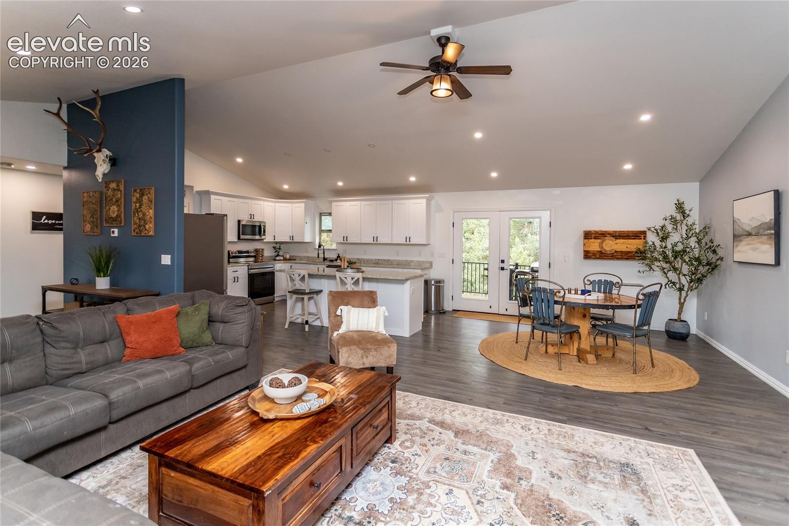 Listing photo 19 for 1427 N Mountain Estates Road