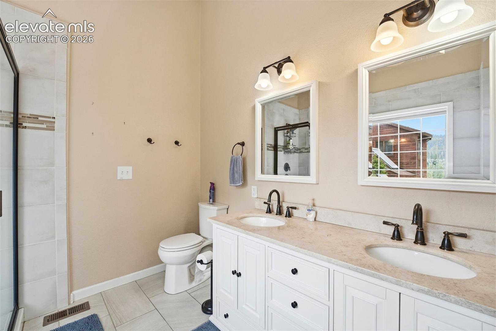 Listing photo 28 for 2221 Valley View Drive