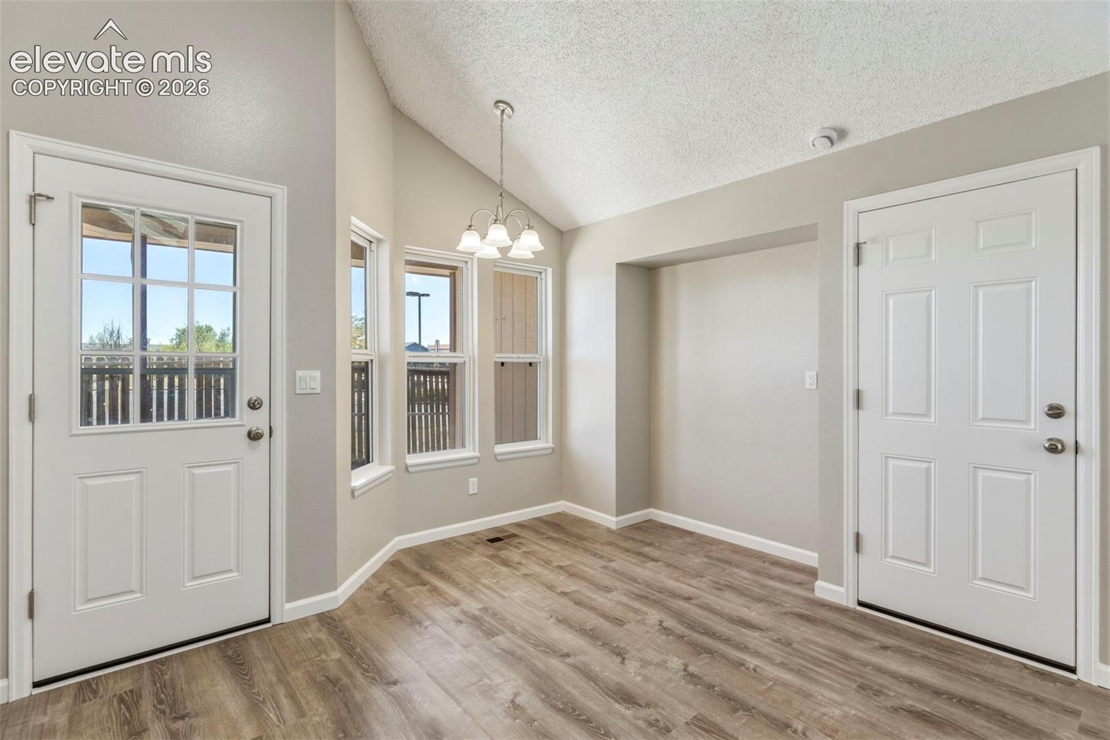 Listing photo 13 for 4537 Fenton Road