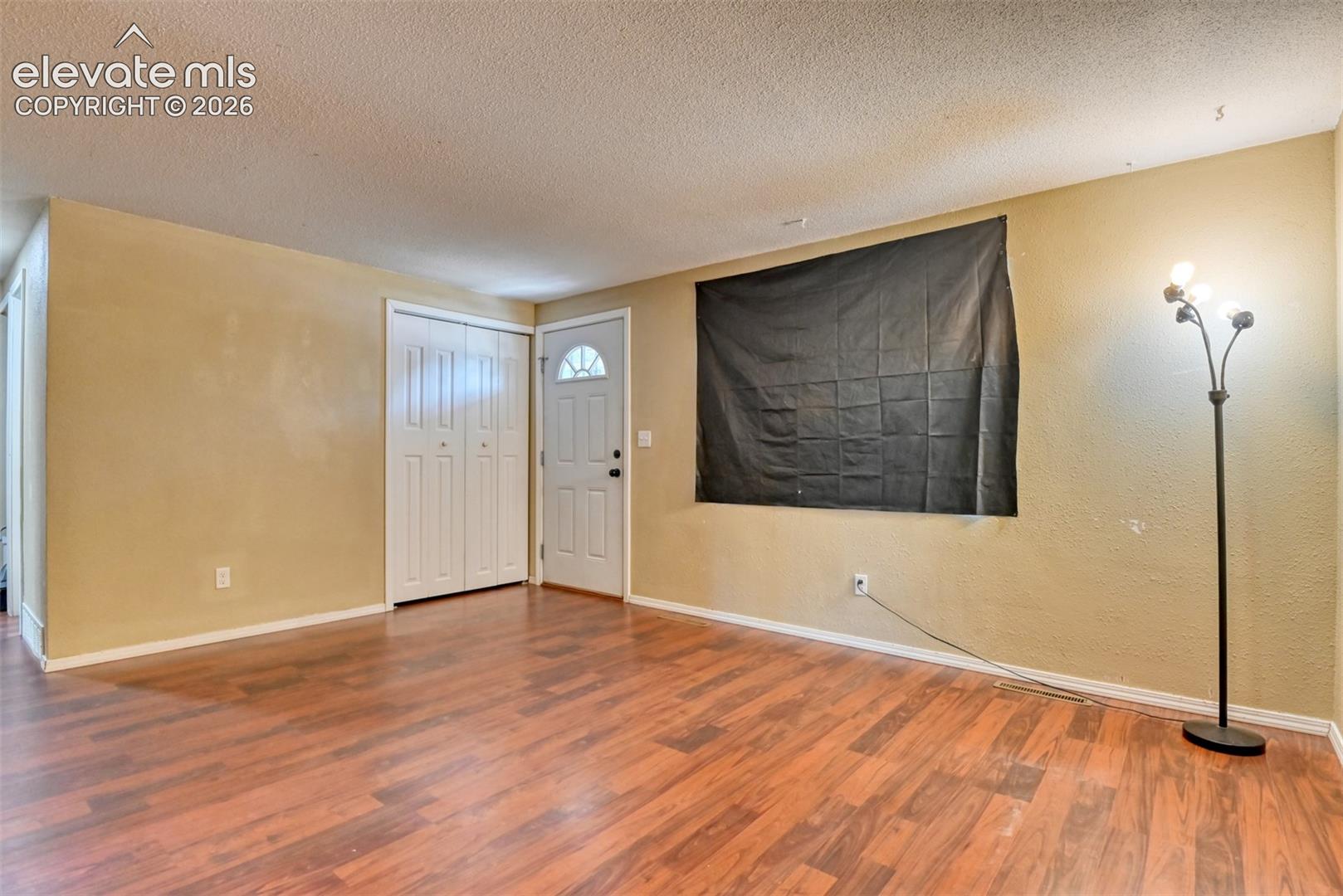 Listing photo 6 for 1810 Bonita Drive