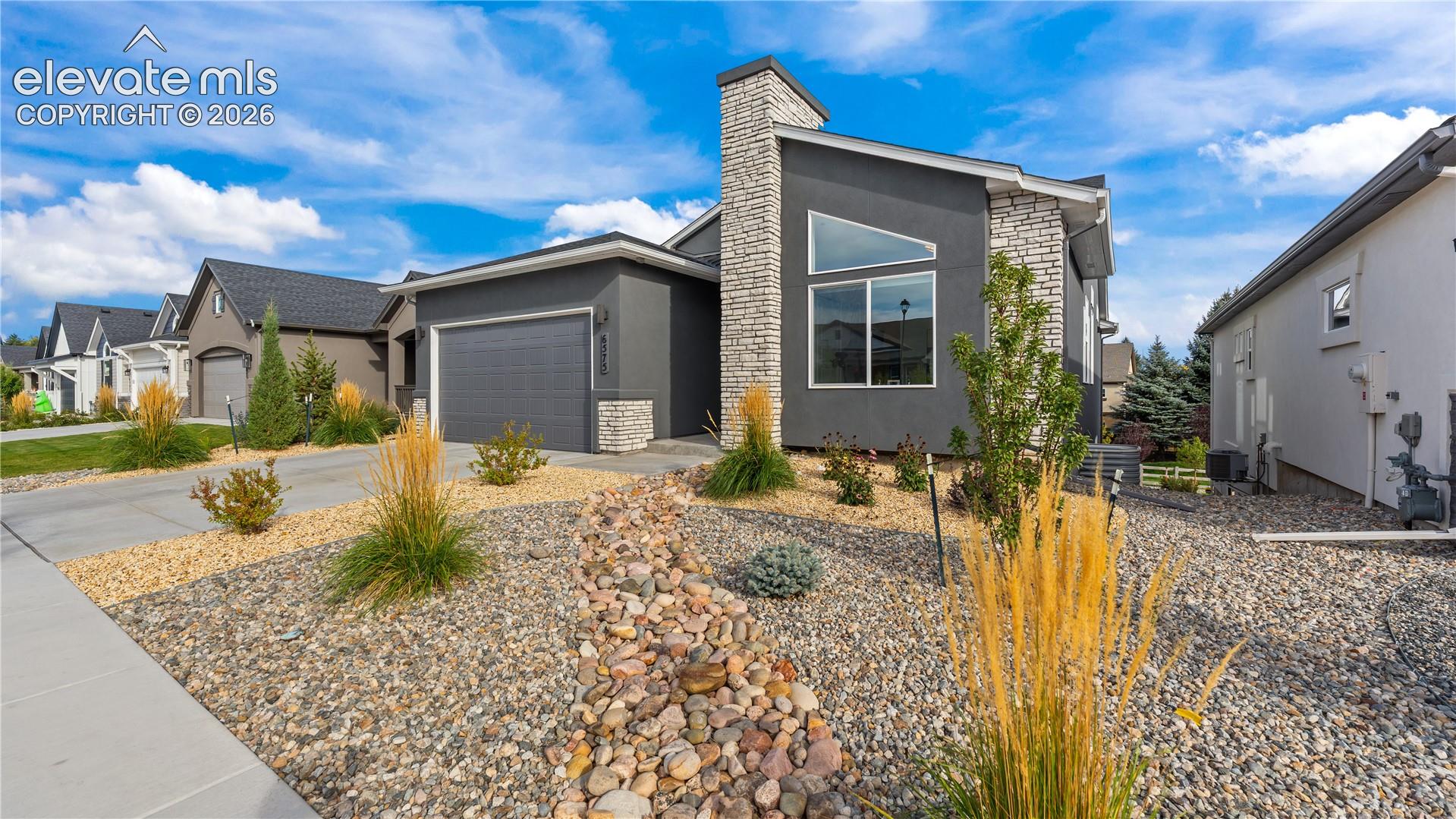 Listing photo 7 for 6575 Vistancia Avenue