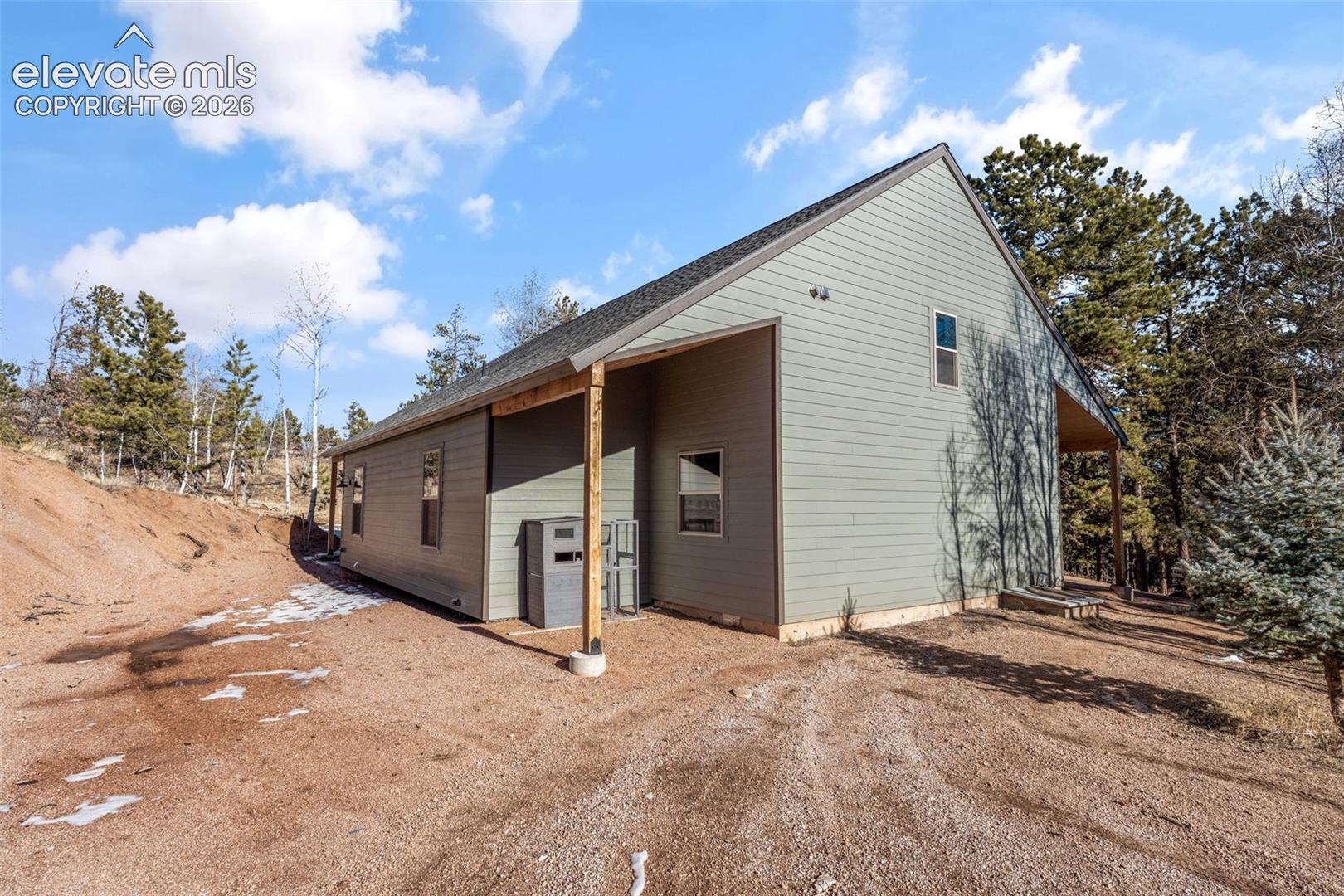 Listing photo 37 for 2270 Pikes Peak Drive