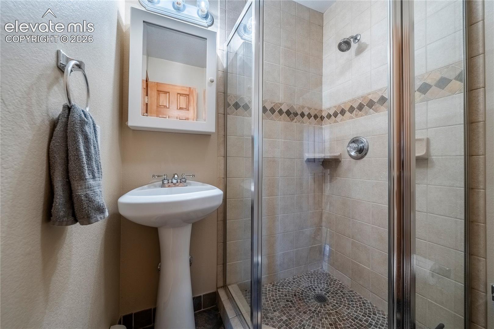 Listing photo 30 for 15970 Willow Way