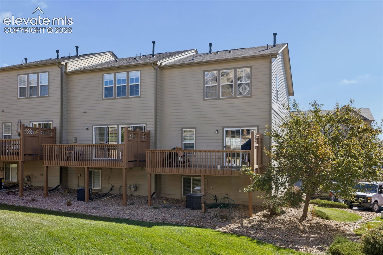 Listing photo 9 for 976 Burning Bush Point